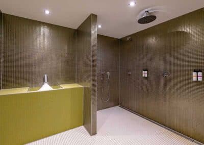 Pullman Munich Garden Spa Duschbereich