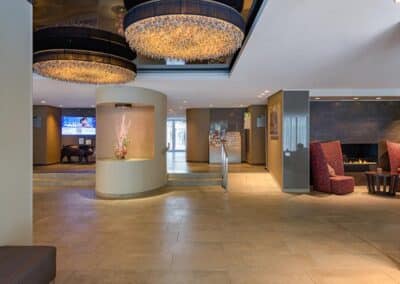 Pullman Munich Lobby vom Haupteingangsbereich