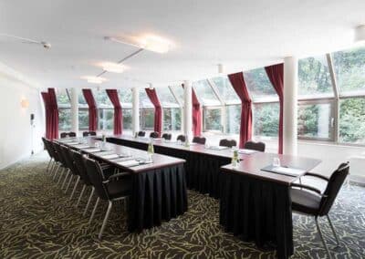9.	Tagungsraum Watermolen im Bilderberg Hotel De Bovenste Molen mit moderner Einrichtung und natürlichem Licht