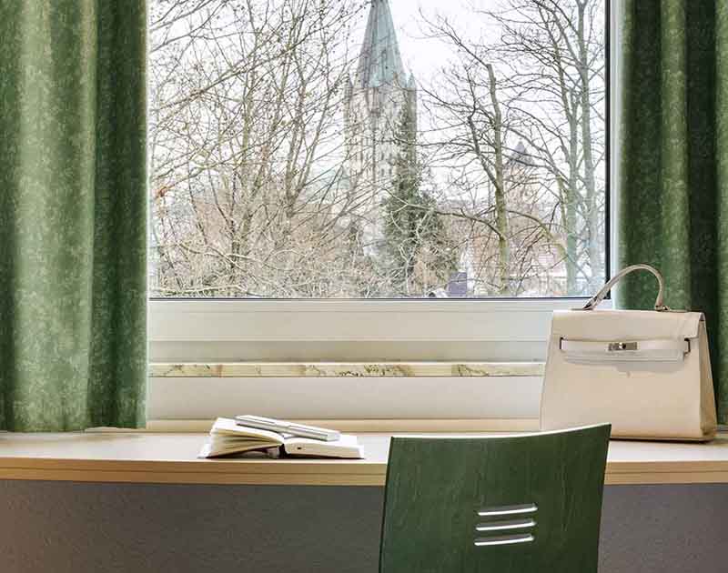ibis Paderborn City – Standardzimmer Schreibtisch